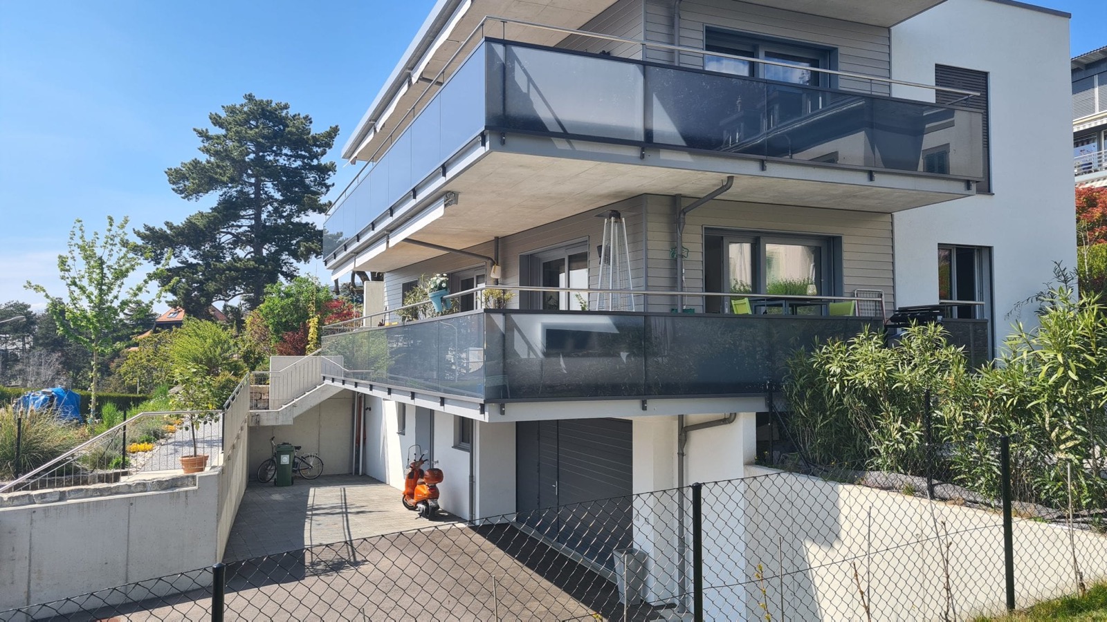 Flat-fee selling: CHF 15,000 all-in, and only if it sells